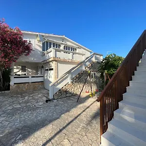 https://emko-apartmens-vir.hotelinzadar.com